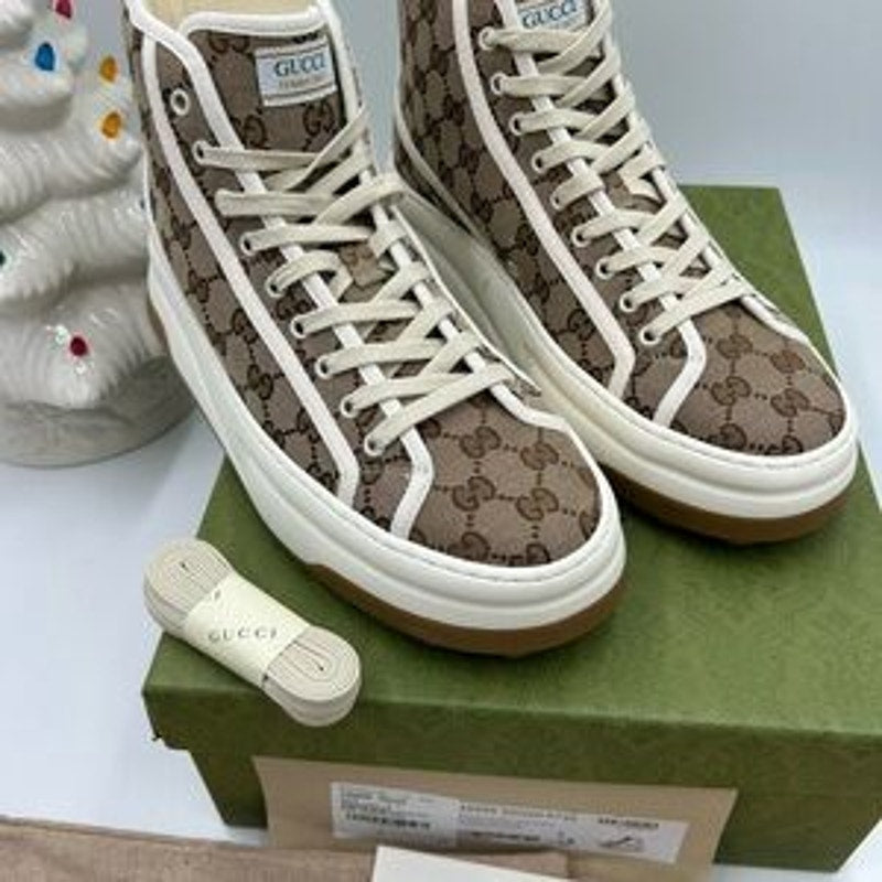 Men's Gucci tennis 1977 high top canvas sneakers size 9, made in Italy