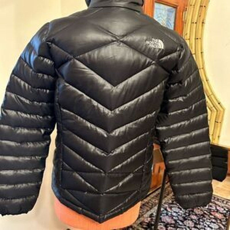 Women’s north face, quilted jacket, size medium