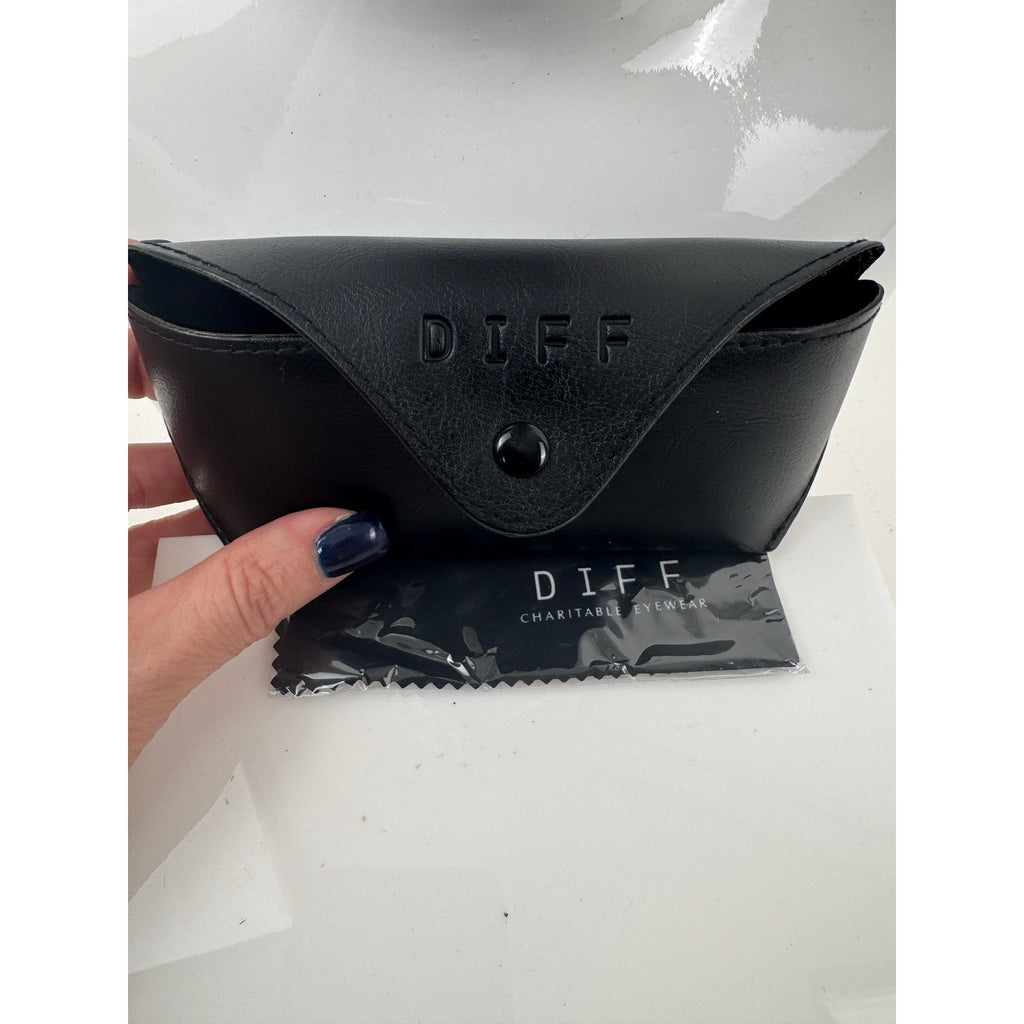 DIFF NWOT Pink & Gold Genevive Oversized Sunglasses With Case