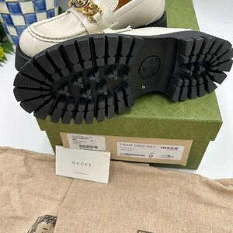 Women’s Gucci interlocking GG patent leather loafers size 37 made in Italy