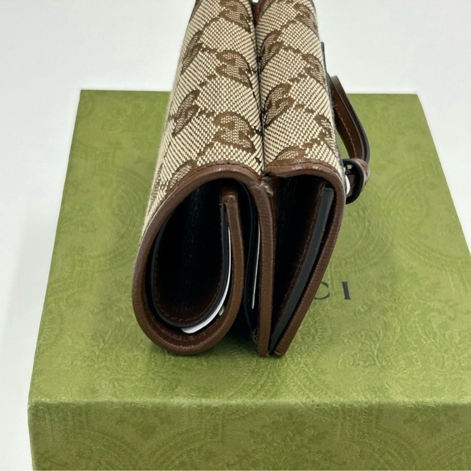 Unisex Gucci, X Balenciaga collab wallet. Trifold 
made in Italy