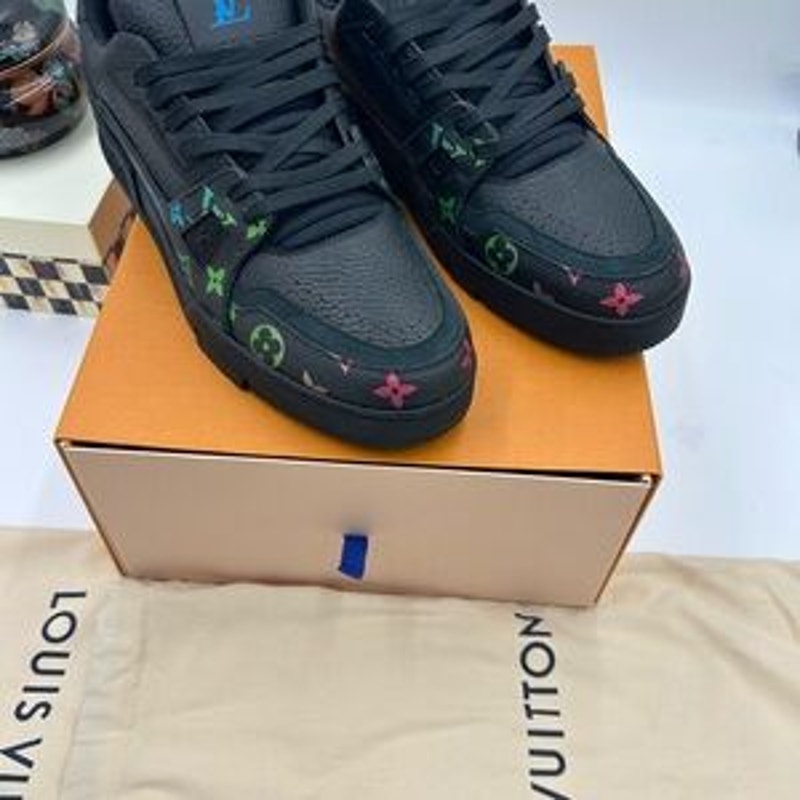 Men's Louis Vuitton monogram trainer sneakers size 11 fits 12 US made in Italy