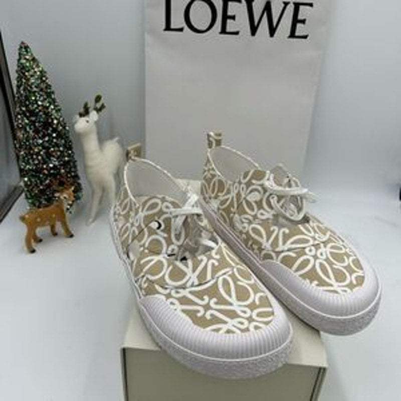 Men’s Loewe canvas, low top sneakers size 44 made in Spain