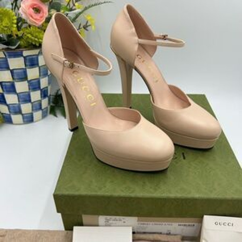 Women’s Gucci, leather platform pumps size 39 made in Italy