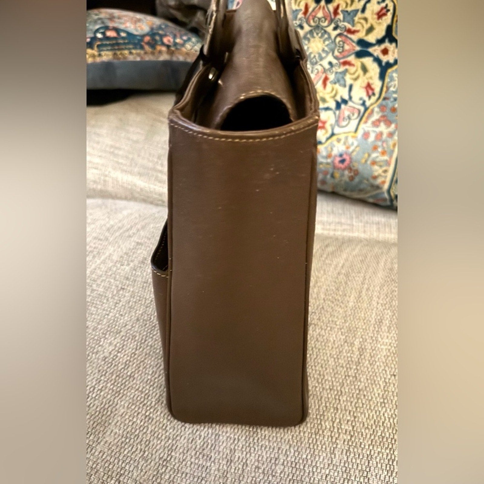 Gucci, Tom Ford era brown, leather tote w/circle top handles, 3 exterior pockets