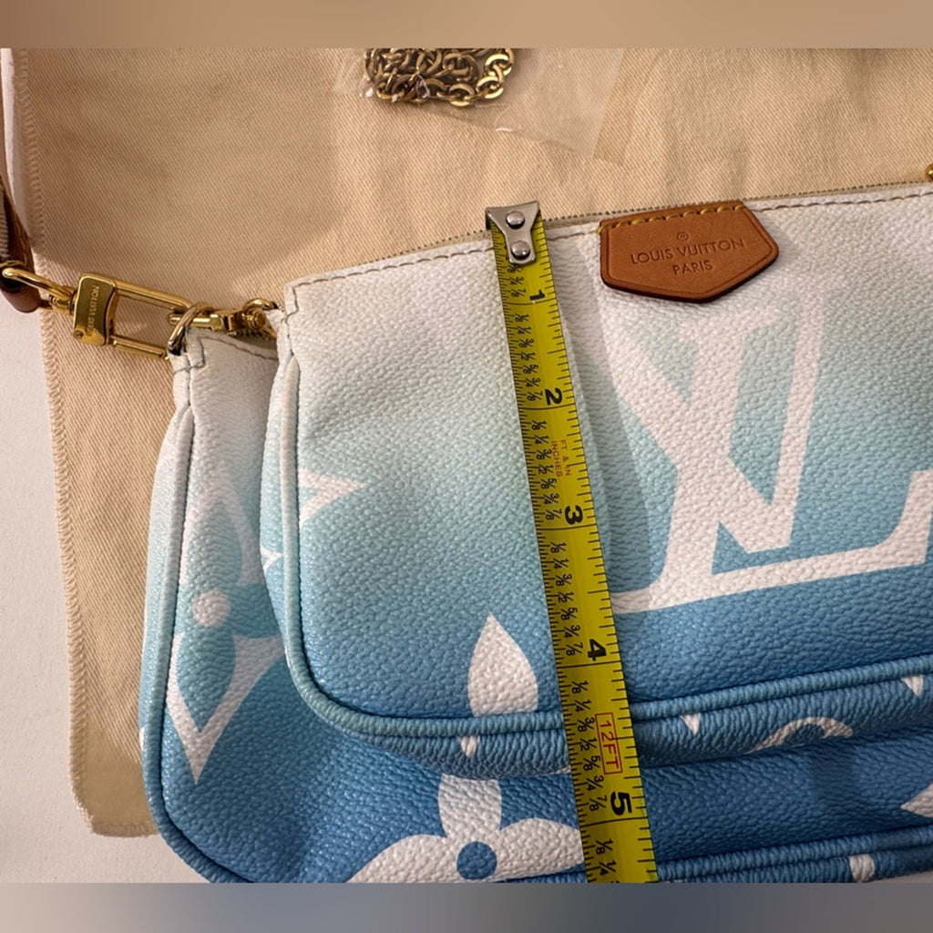 Louis Vuitton BY THE POOL-multi pochette (3)w/guitar strap/LV branded gold chain