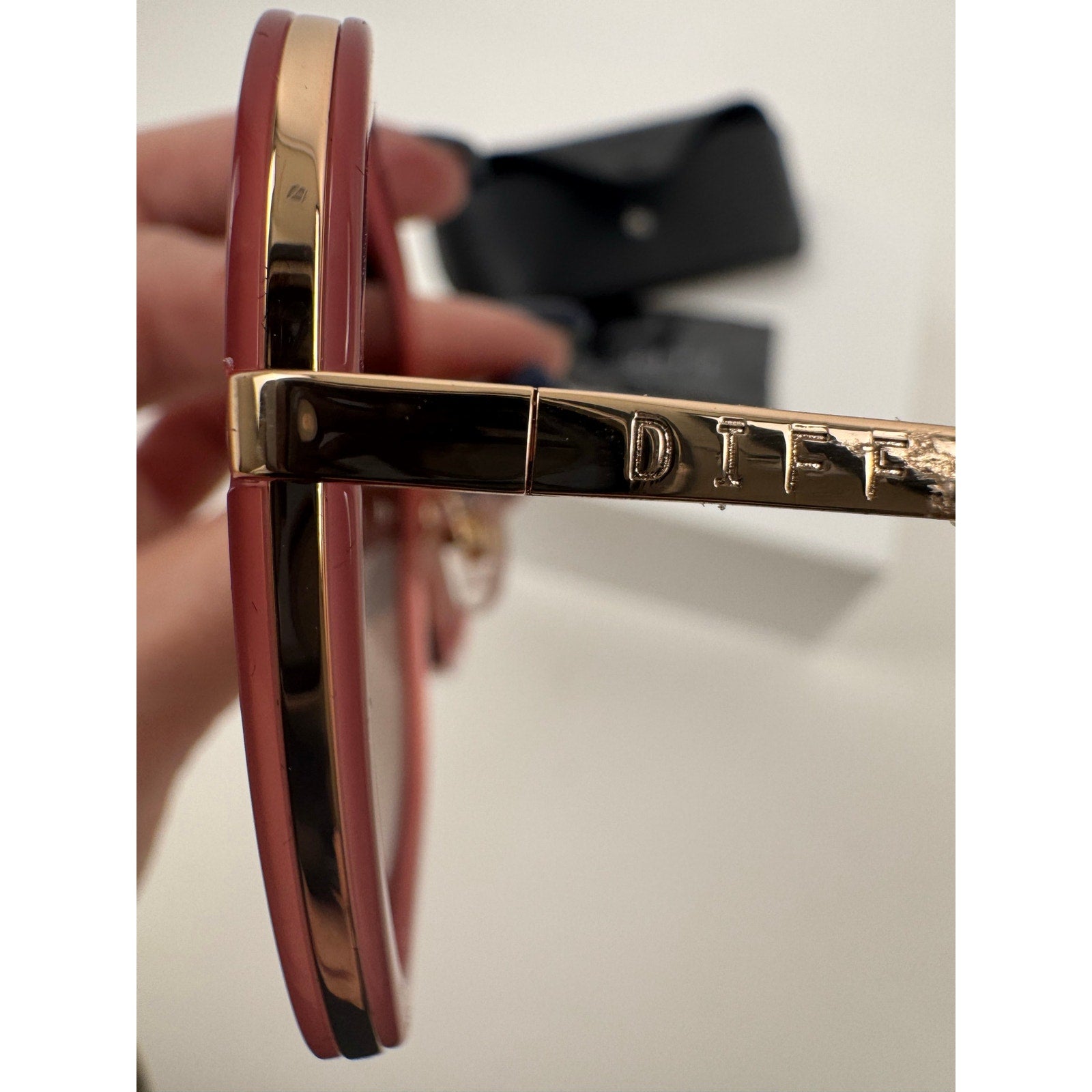 DIFF NWOT Pink & Gold Genevive Oversized Sunglasses With Case