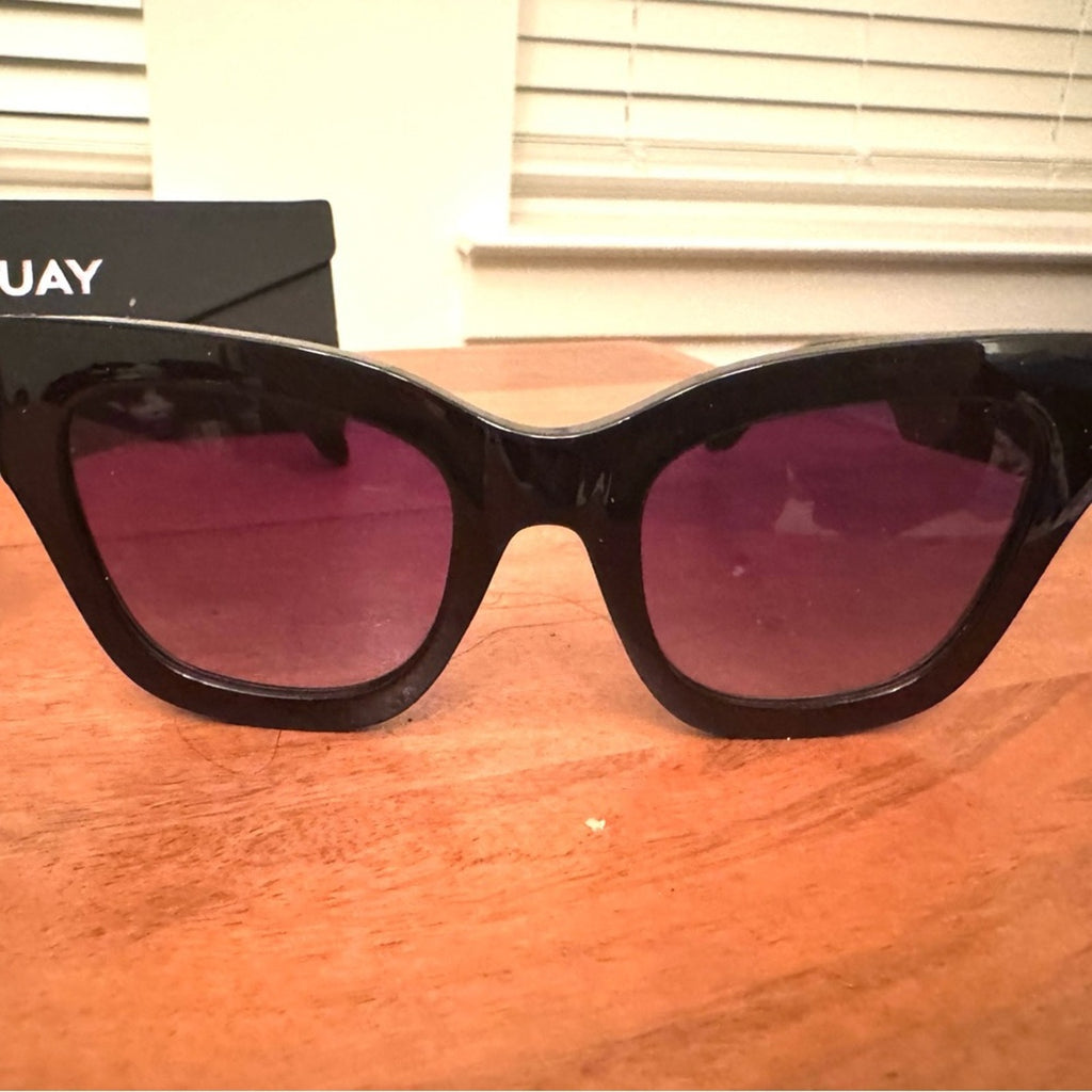 Quay BY THE WAY sunglasses NWOT’s Ivory