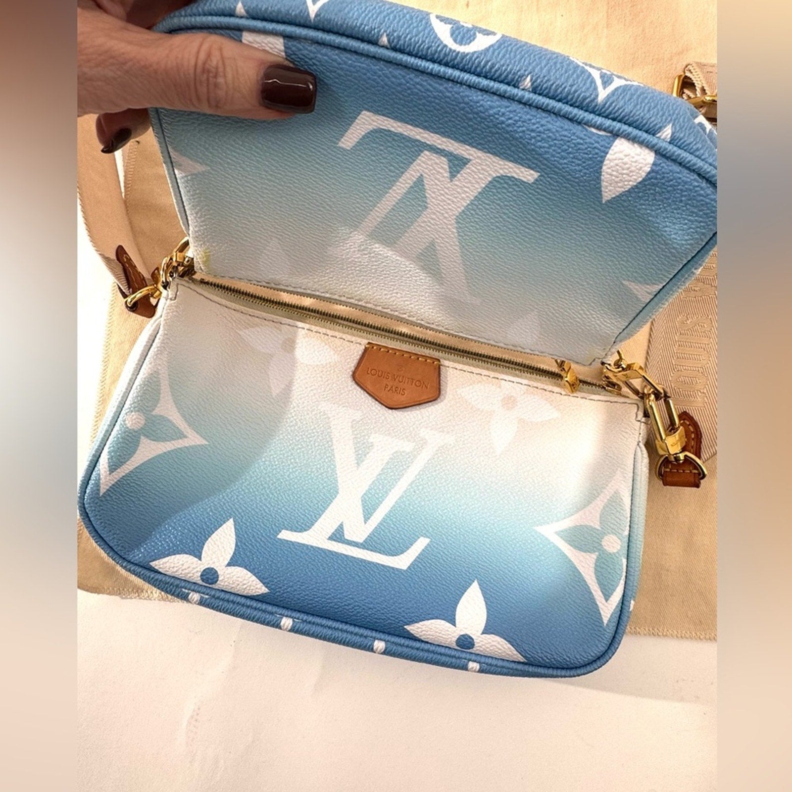 Louis Vuitton BY THE POOL-multi pochette (3)w/guitar strap/LV branded gold chain