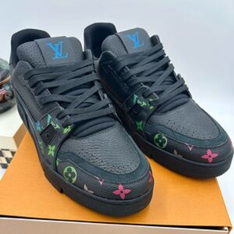 Men's Louis Vuitton monogram trainer sneakers size 11 fits 12 US made in Italy