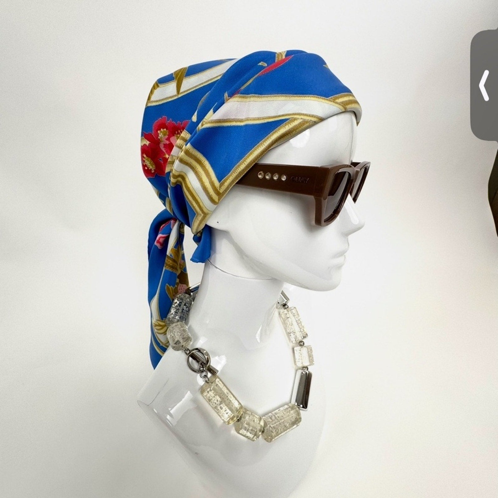 QUAY NO APOLOGIES NWOT’s caramel color Picture 3 is the listing color