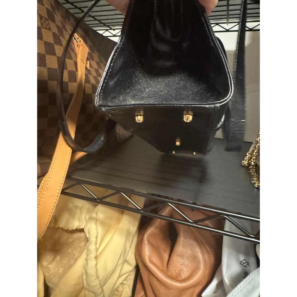 Gucci Vintage Black Leather Structured Kiss Lock Shoulder Bag