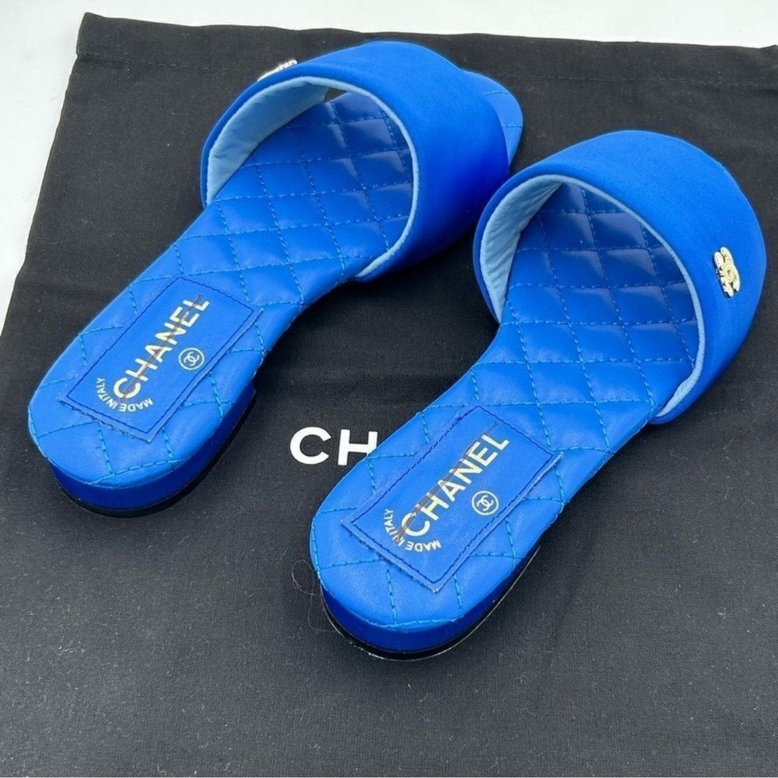 Women's Chanel CC satin slide sandals size 36 
Made in Italy