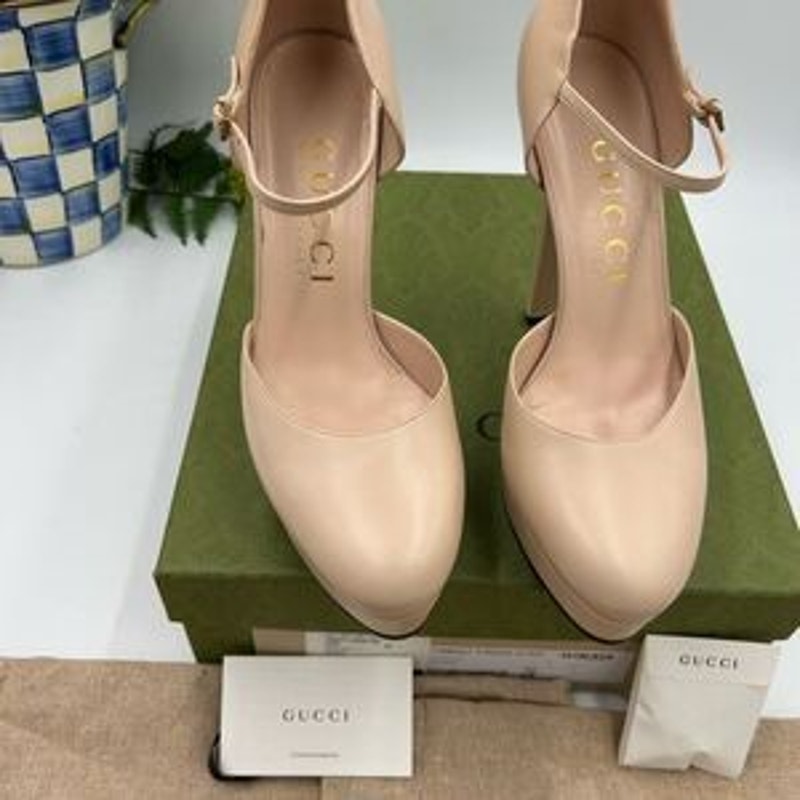 Women’s Gucci, leather platform pumps size 39 made in Italy