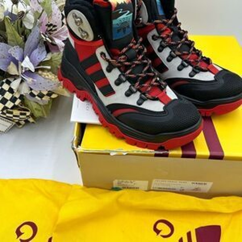 Men’s Gucci X Adidas lace up boots size 8.5 made in Italy