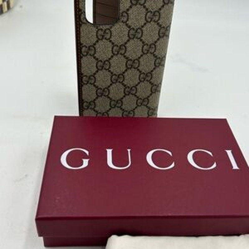 Gucci bifold folio wallet/iPhone 15 case made in Italy