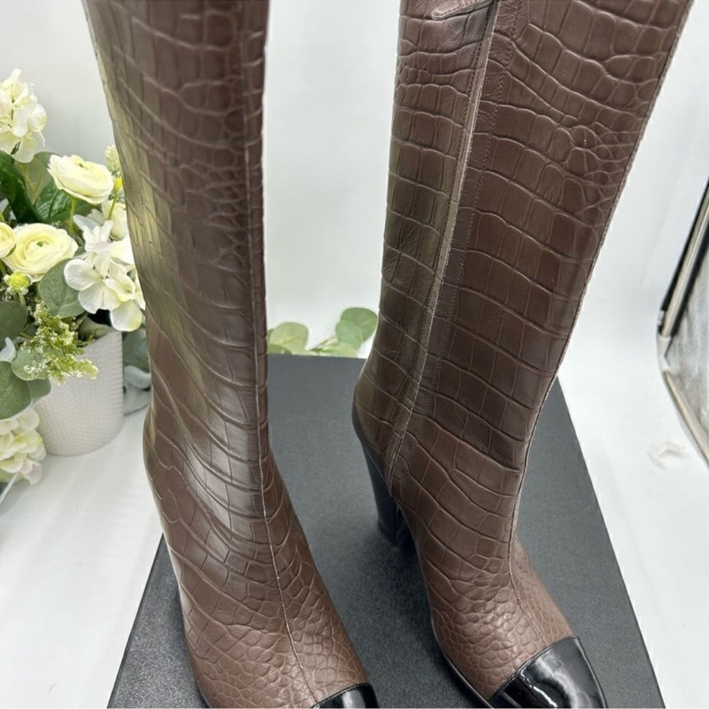 Women's Chanel icon plain toe block, heel boot 
Size 38.5 
Made in Italy.