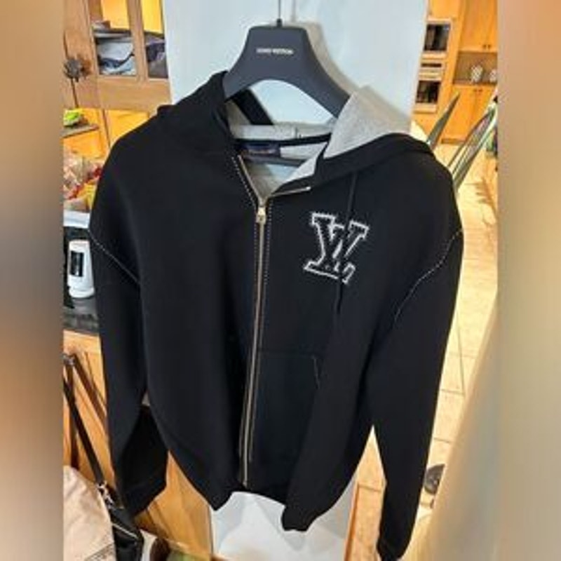 Men’s Louis Vuitton graphic intarsia zip front hoodie four XL limited edition