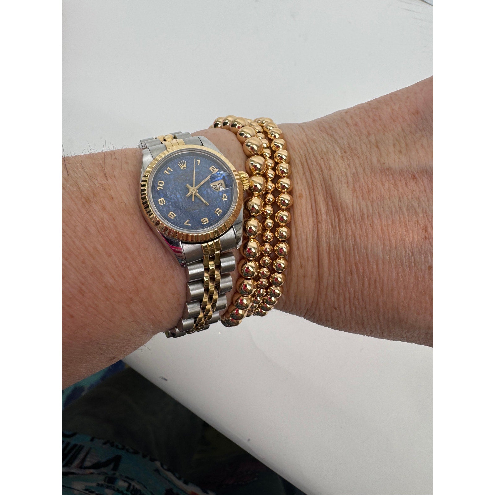 Women's Unbranded NIB Gold Tone Elastic Bracelets Trio