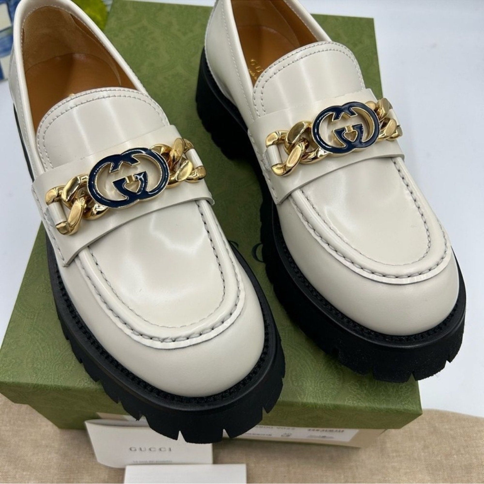 Women's Gucci interlocking GG patent leather loafers Size 40 
Made in Italy