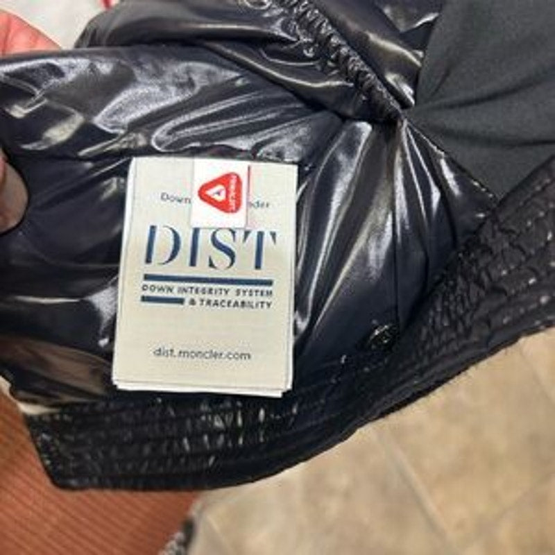 Women's Moncler Grenoble waterproof ski jacket size 0 NWT