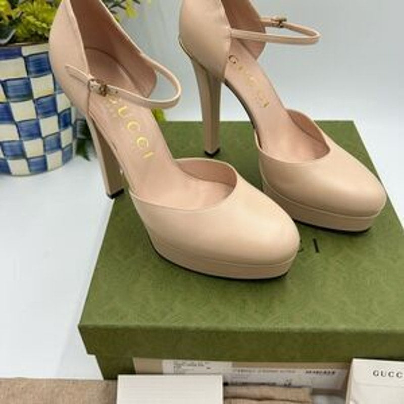 Women’s Gucci, leather platform pumps size 39 made in Italy