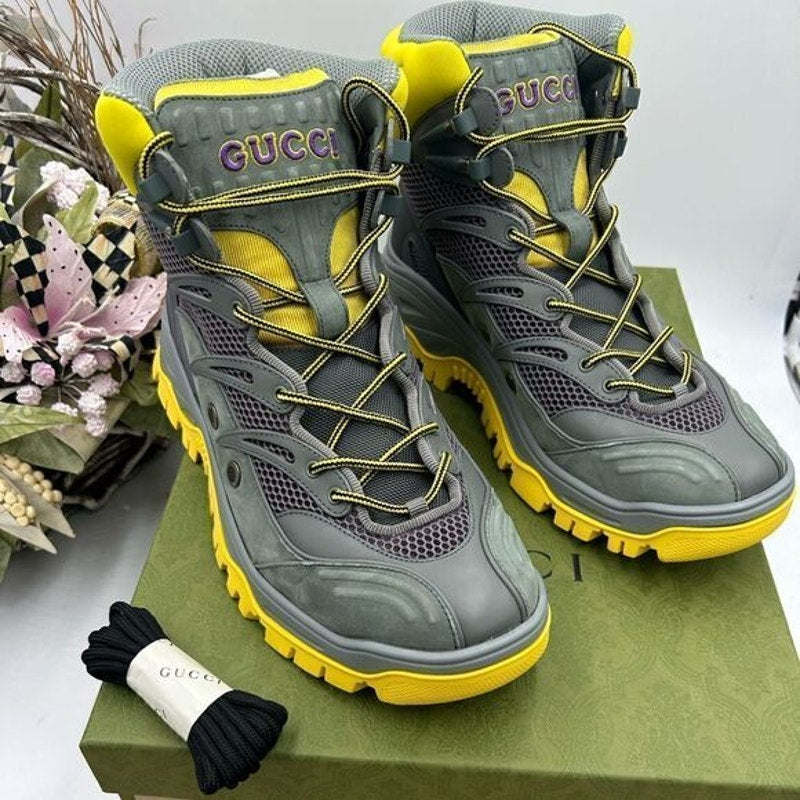 Men’s Gucci lace up boots size 10 made in Italy