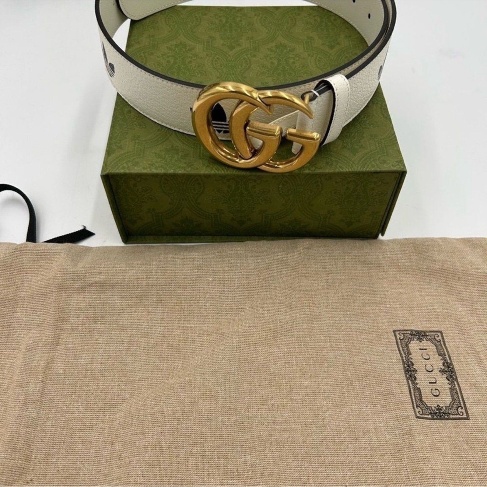 Unisex Gucci, X Adidas, GG Marmont, leather belt
Sizes 90 cm/36 inches
Italian