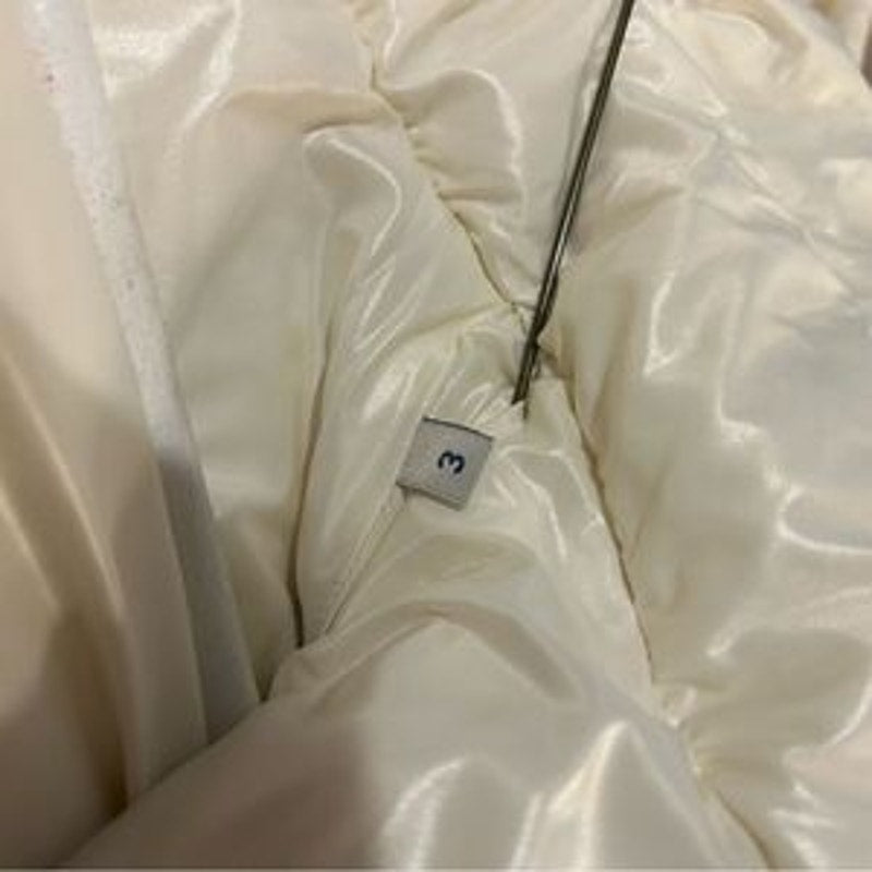 Women's Moncler White faux fur detachable hood down jacket size 3 NWT