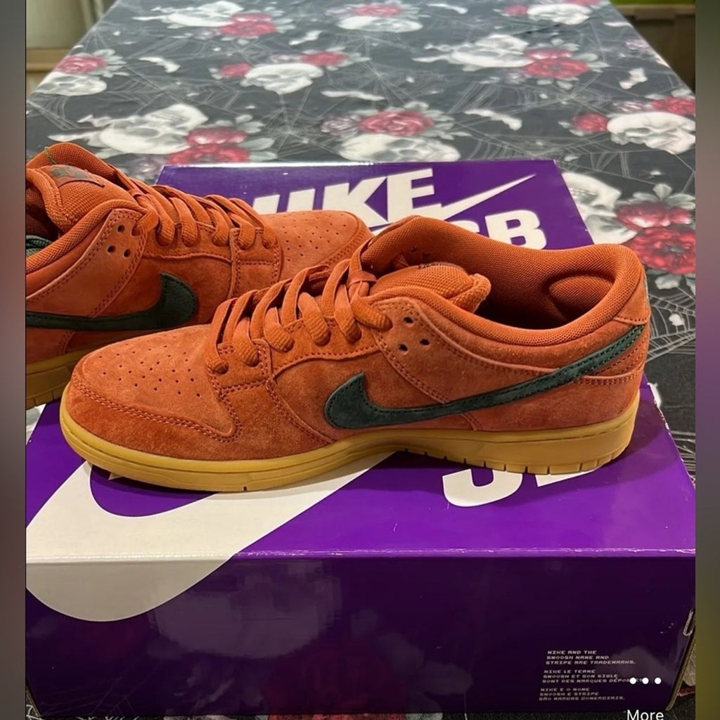 DS 2024 NIKE SB DUNK LOW
"BURNT SUNRISE" SKATE
SNEAKERS SHOES SIZE 8.5