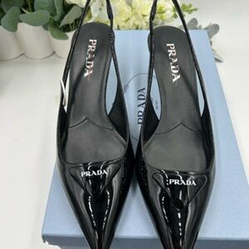 Women's Prada patent leather sling back pumps size 39 made in Italy