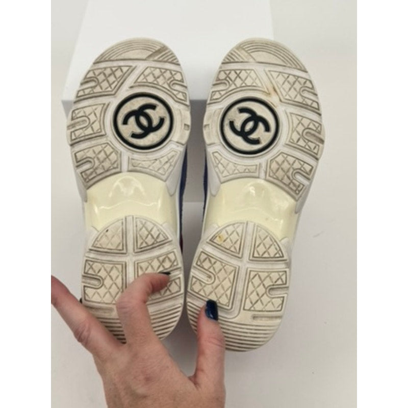 Chanel CC Logo Suede Runner Sneakers G34360 – Size 37 – Made in Italy
