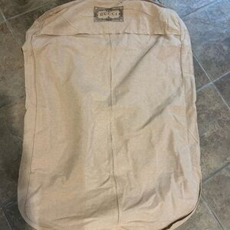 Men's Gucci, detachable sleeve puffer jacket size 54 made in Italy