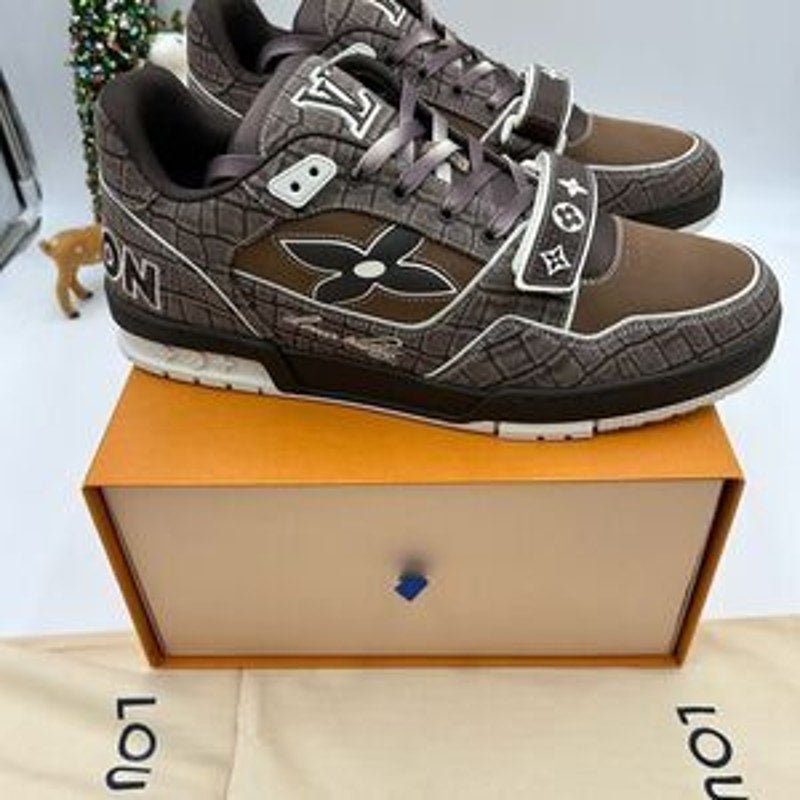 Men’s Louis Vuitton trainer sneakers mocha crocodile print size 11 fits US 13