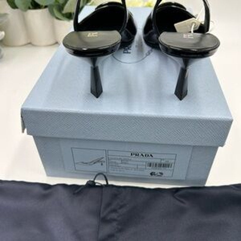 Women's Prada patent leather sling back pumps size 39 made in Italy