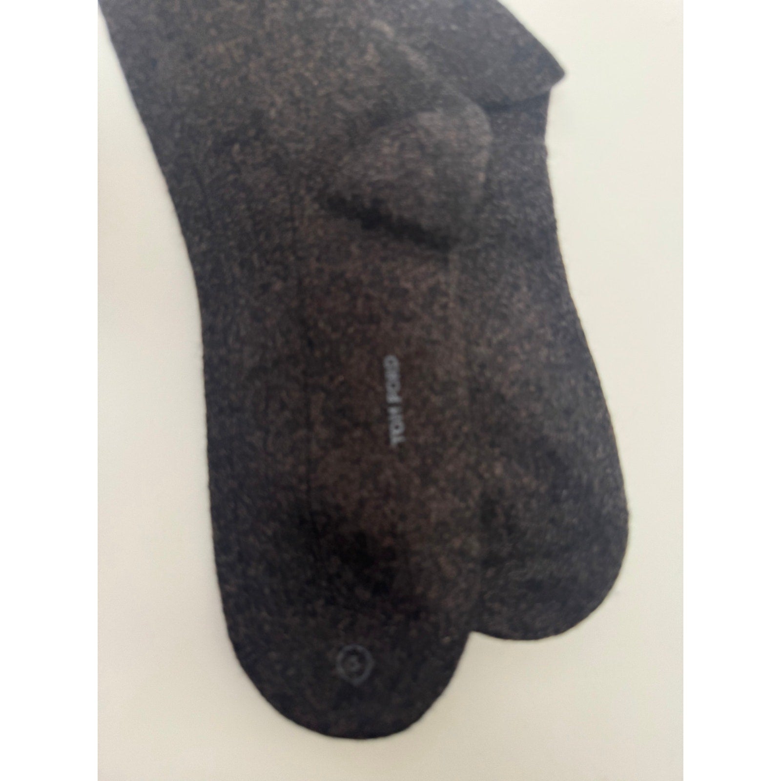 Tom Ford Men's NWT 100% Cashmere Socks – Size Small