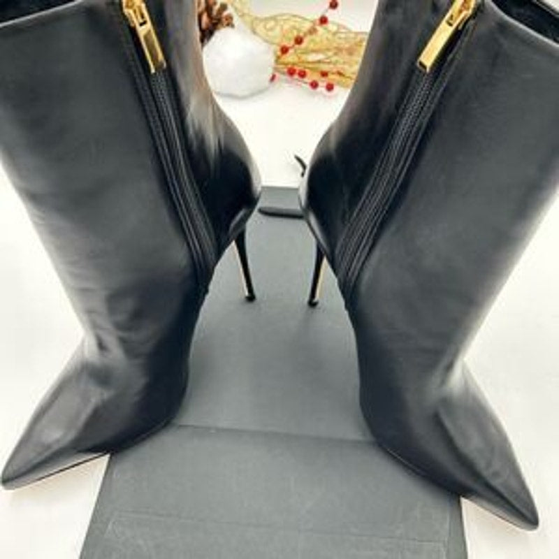 Women’s Schutz black soft leather ankle boots size 40 made in Brazil