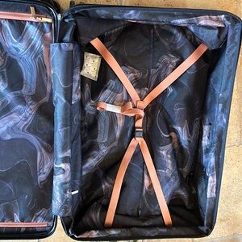 Tumi 19° extended trip expandable four-wheel packing suitcase NWT