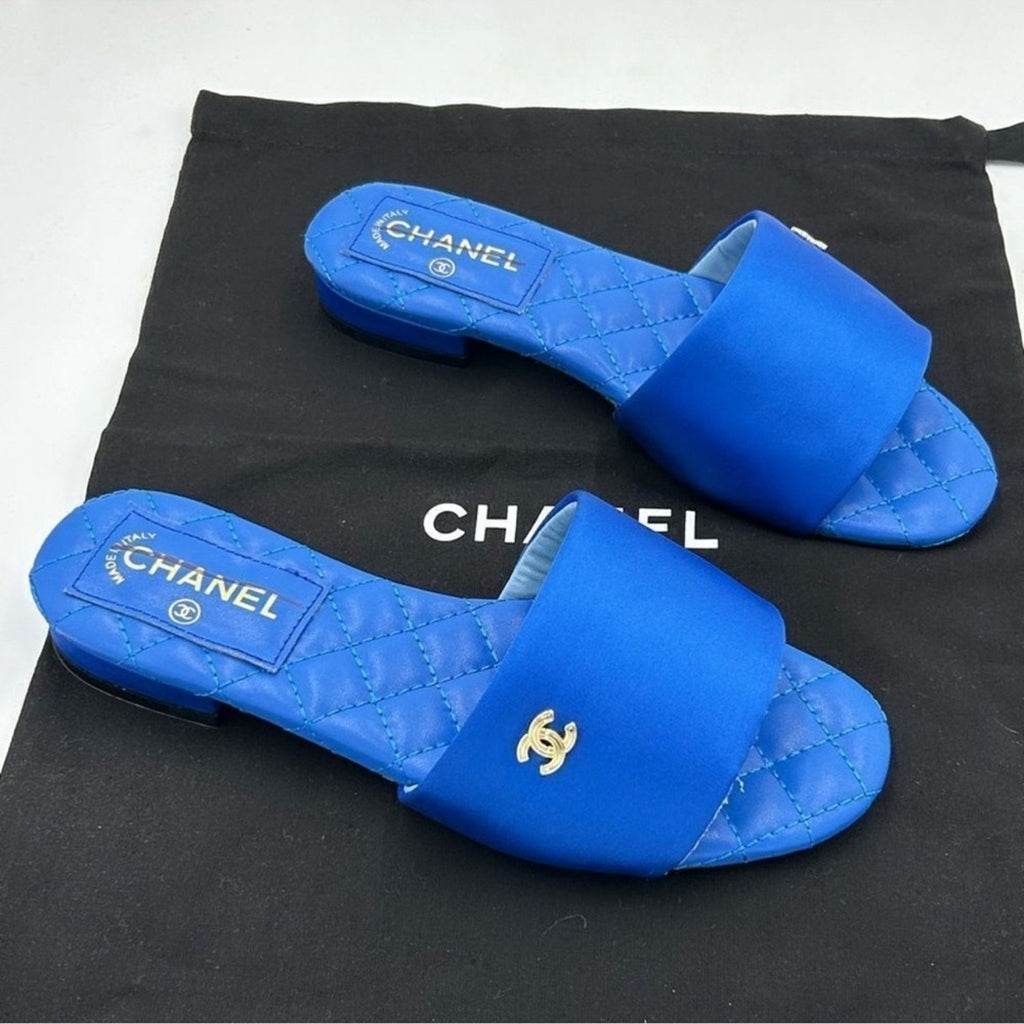 Women's Chanel CC satin slide sandals size 36 
Made in Italy