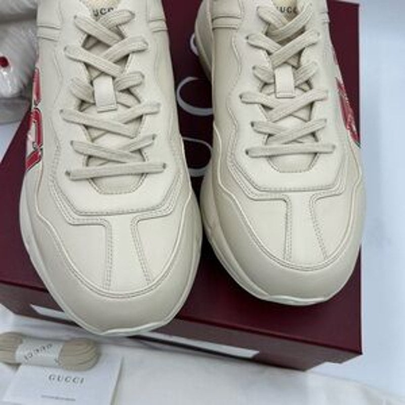 Gucci Beige Sneakers with Red Accents size 10 made in Italy