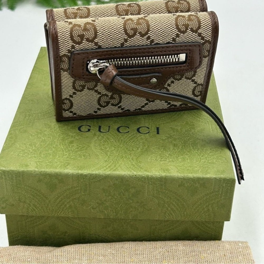 Unisex Gucci, X Balenciaga collab wallet. Trifold 
made in Italy