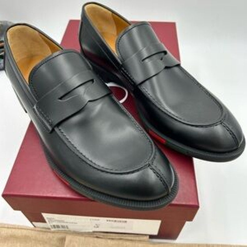 Men's Gucci, leather strap penny loafer with web detail size 6.5 fits 7.5 US