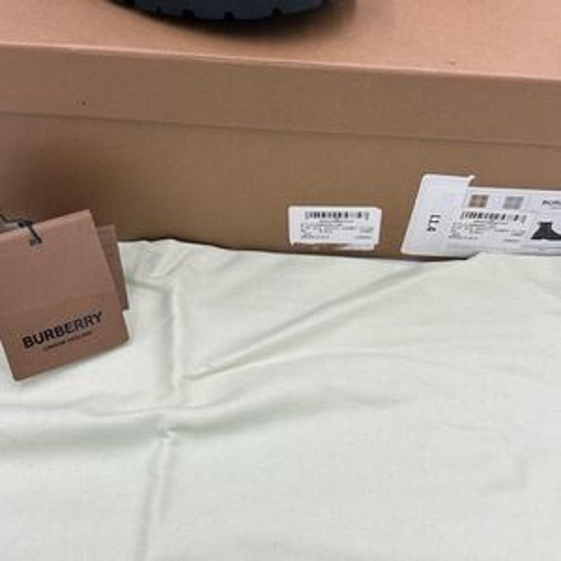 Men’s Burberry, leather lace guard ankle boots size 45 made in Italy