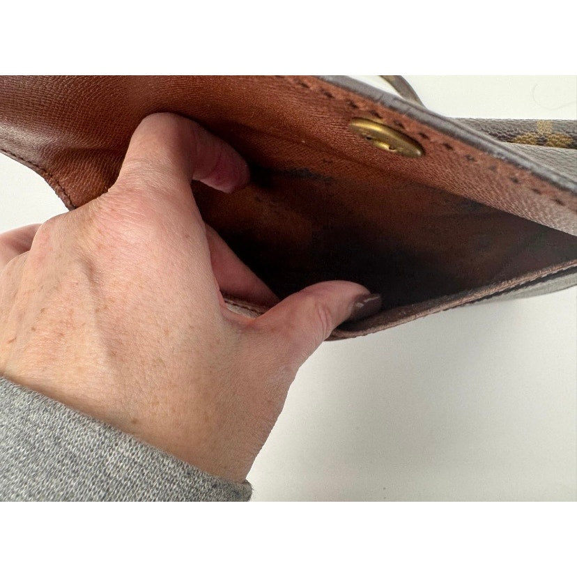 Women's Louis Vuitton Monogram Pochette Double Rabat Shoulder Bag