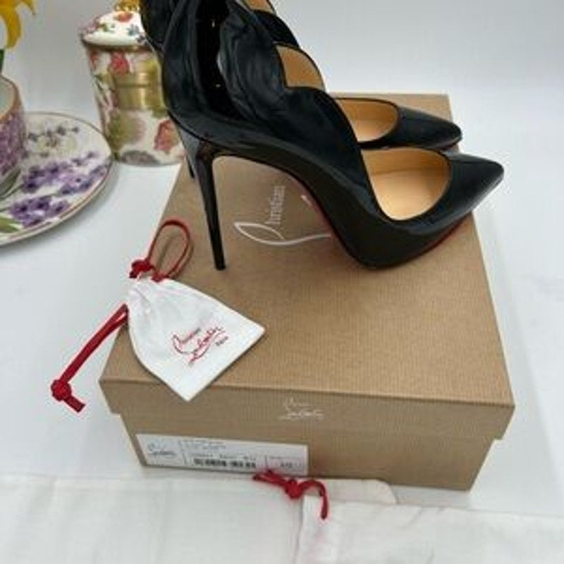 Women's Christian Louboutin hot chick 100 patent leather pumps size 39