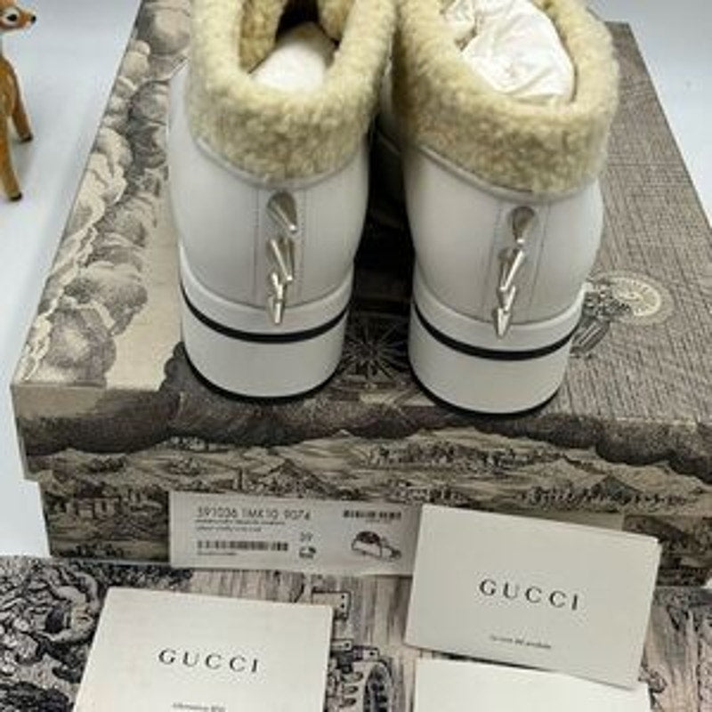 Women’s Gucci spiked shearling lined ankle boots size 39 made in Italy