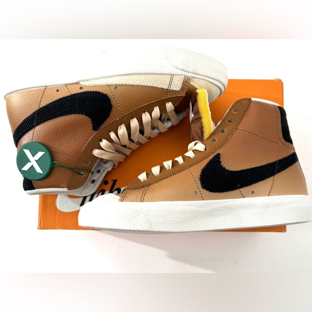 DS NIKE WOMEN’S BLAZER MID 77 SE ALE BROWN
SIZE 5 WOMENS
D06683-200