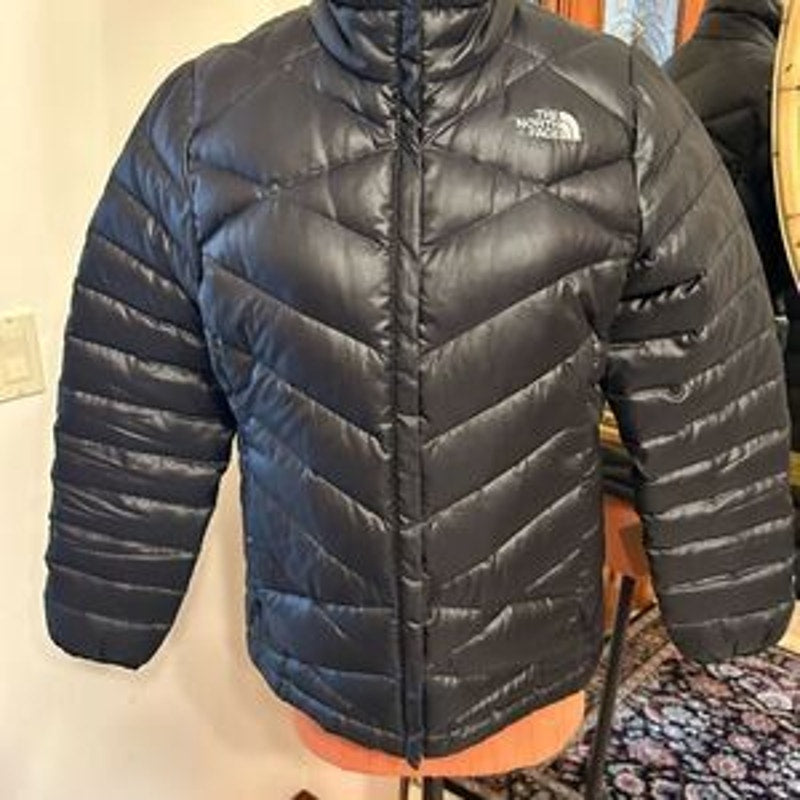 Women’s north face, quilted jacket, size medium