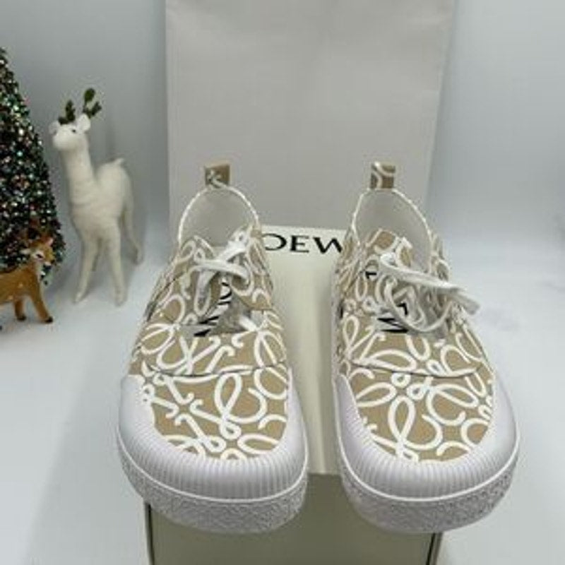 Men’s Loewe canvas, low top sneakers size 44 made in Spain