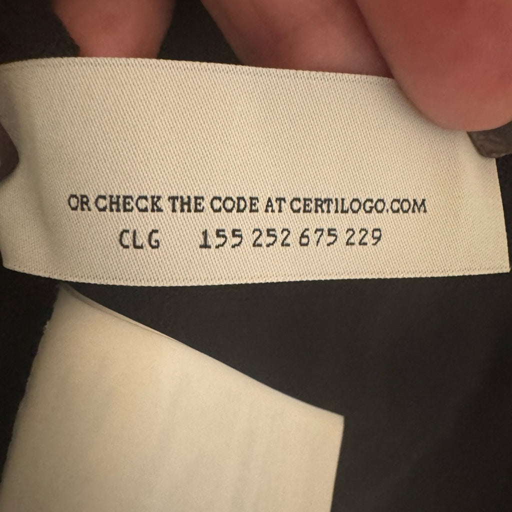 Men’s Off White x Virgil Abloh Collab NYC Big Apple
NOT sweatshirt/fine knitwear